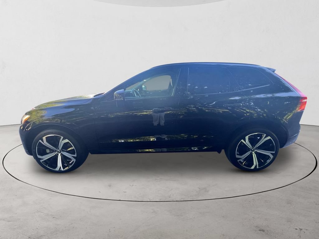 Certified 2023 Volvo XC60 B5 Ultimate AWD/4WD image 2