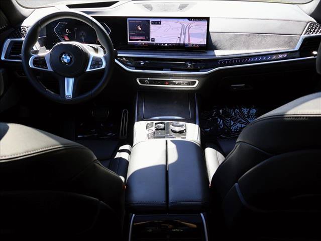 Certified 2026 BMW X7 xDrive40i w/ M Sport Package AWD/4WD image 22