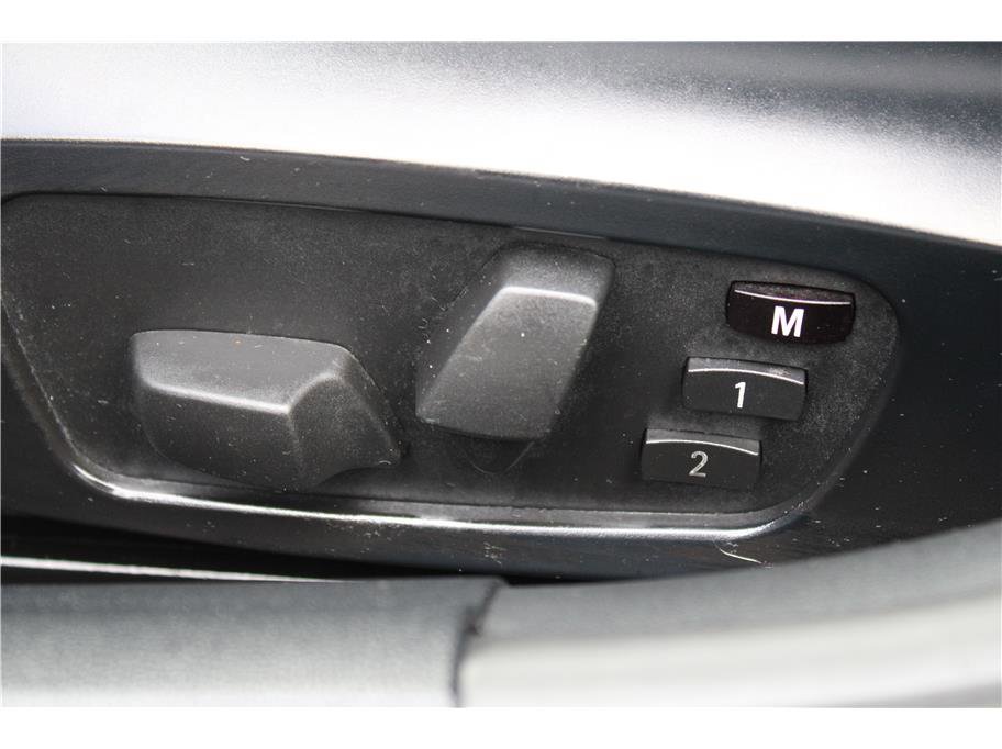 Used 2011 BMW 328i xDrive Wagon image 11