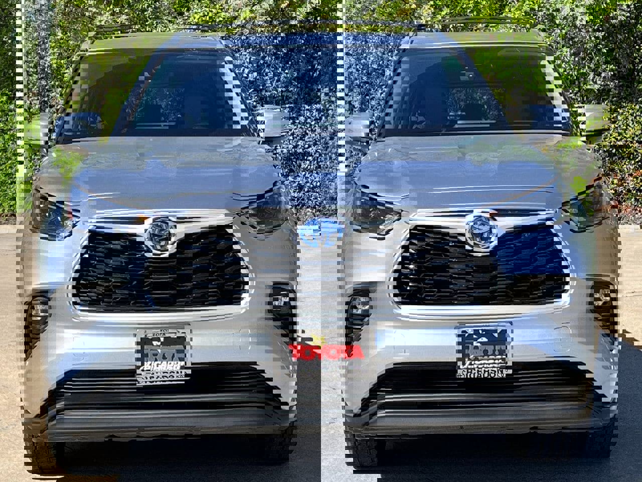 Used 2022 Toyota Highlander XLE image 7