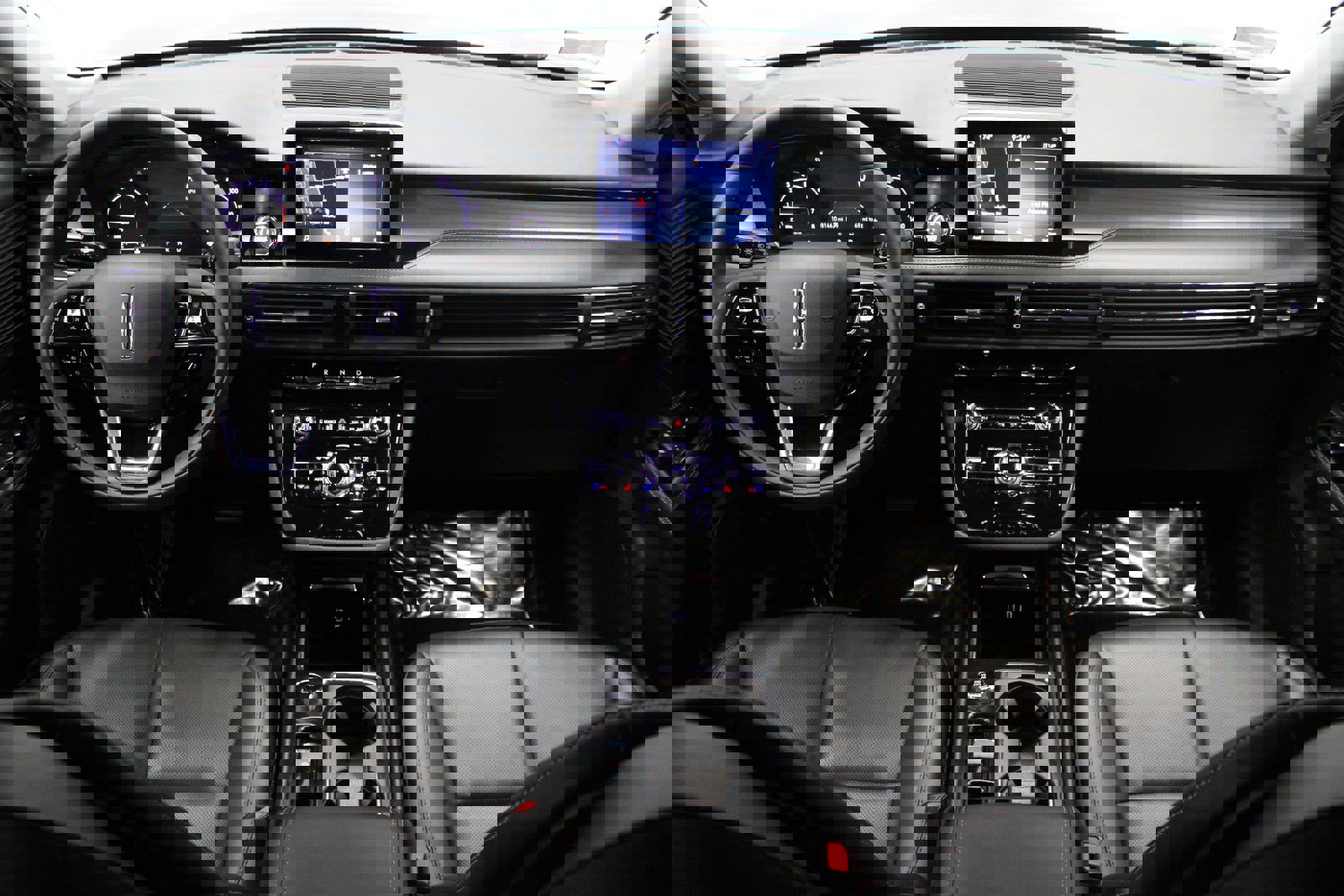 Used 2022 Lincoln Corsair AWD w/ Equipment Group 101A image 18