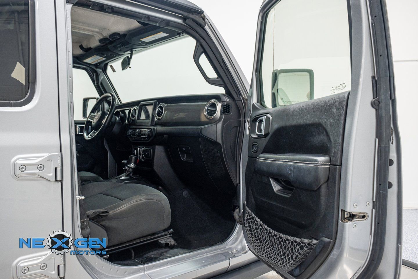 Used 2021 Jeep Wrangler Unlimited Sahara image 31