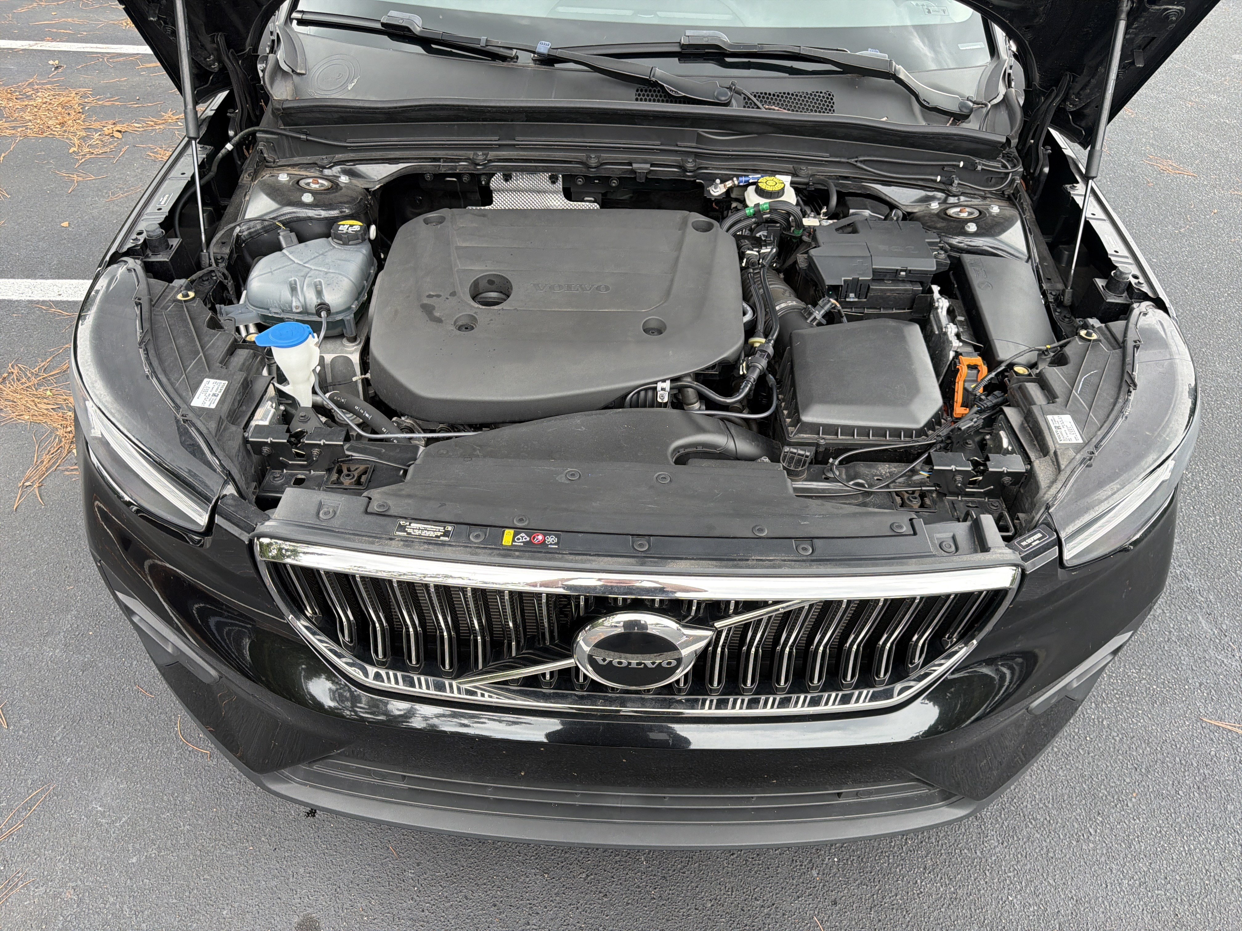 Certified 2023 Volvo XC40 B5 Plus AWD/4WD image 36