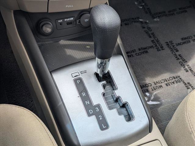 Used 2010 Hyundai Elantra GLS FWD image 12