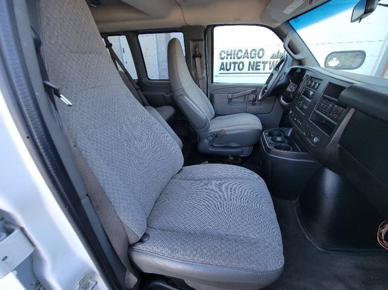 Used 2017 Chevrolet Express 3500 LT w/ LT Preferred Equipment Group RWD image 31