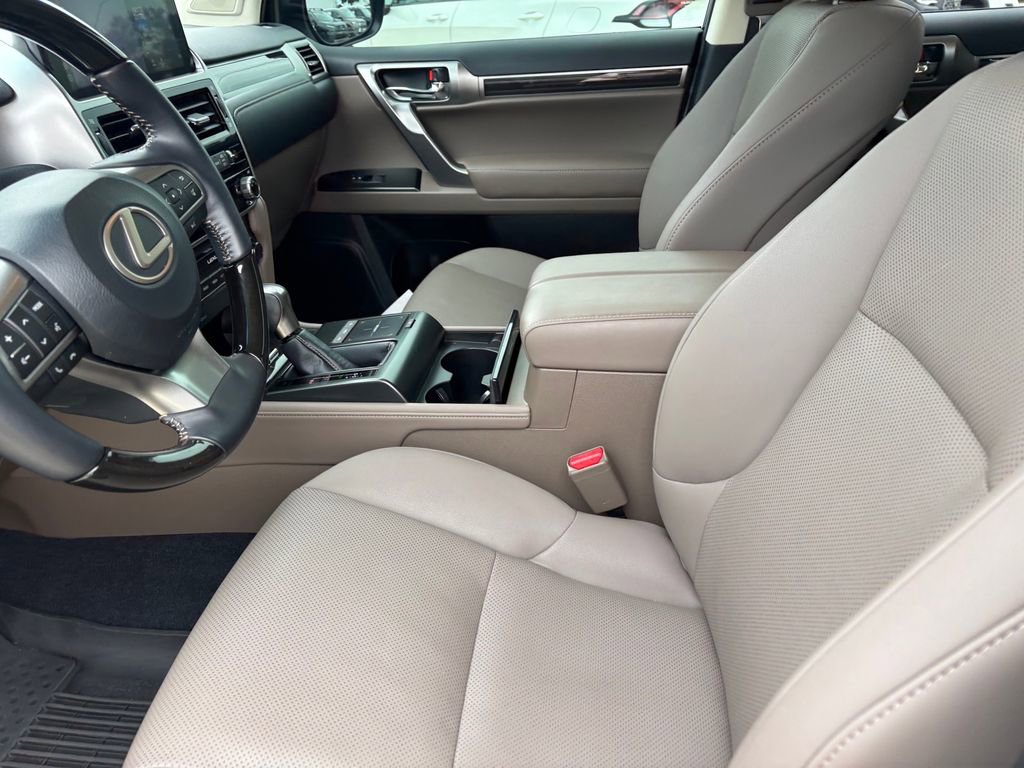 Used 2023 Lexus GX 460 Premium w/ Premium Package AWD/4WD image 8