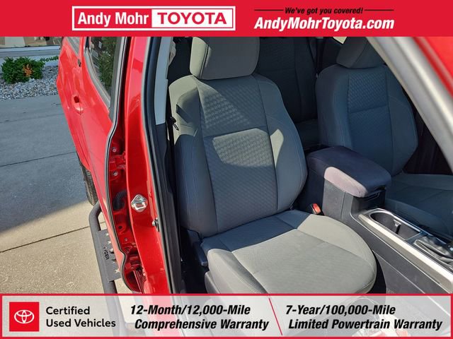 Certified 2020 Toyota Tacoma SR5 w/ Blackout Package AWD/4WD image 37