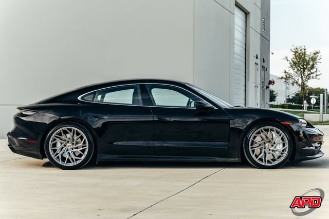 Used 2020 Porsche Taycan Turbo AWD/4WD image 40