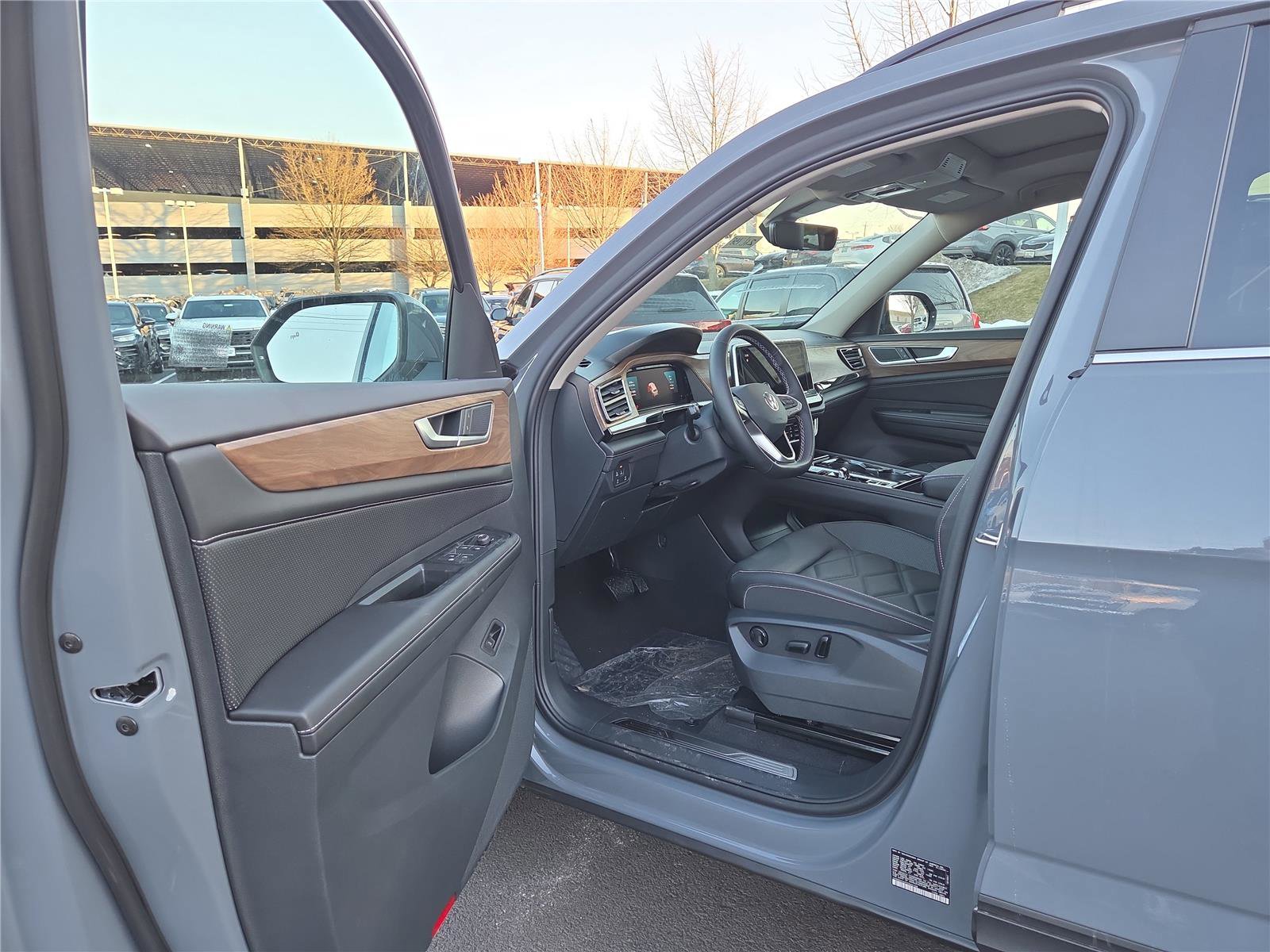 New 2026 Volkswagen Atlas SE image 11