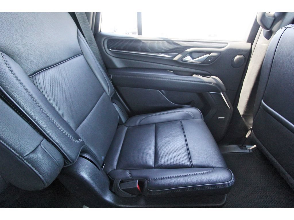 Used 2024 GMC Yukon Denali RWD image 11