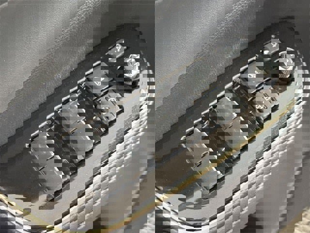 New 2025 Toyota Crown Signia image 16