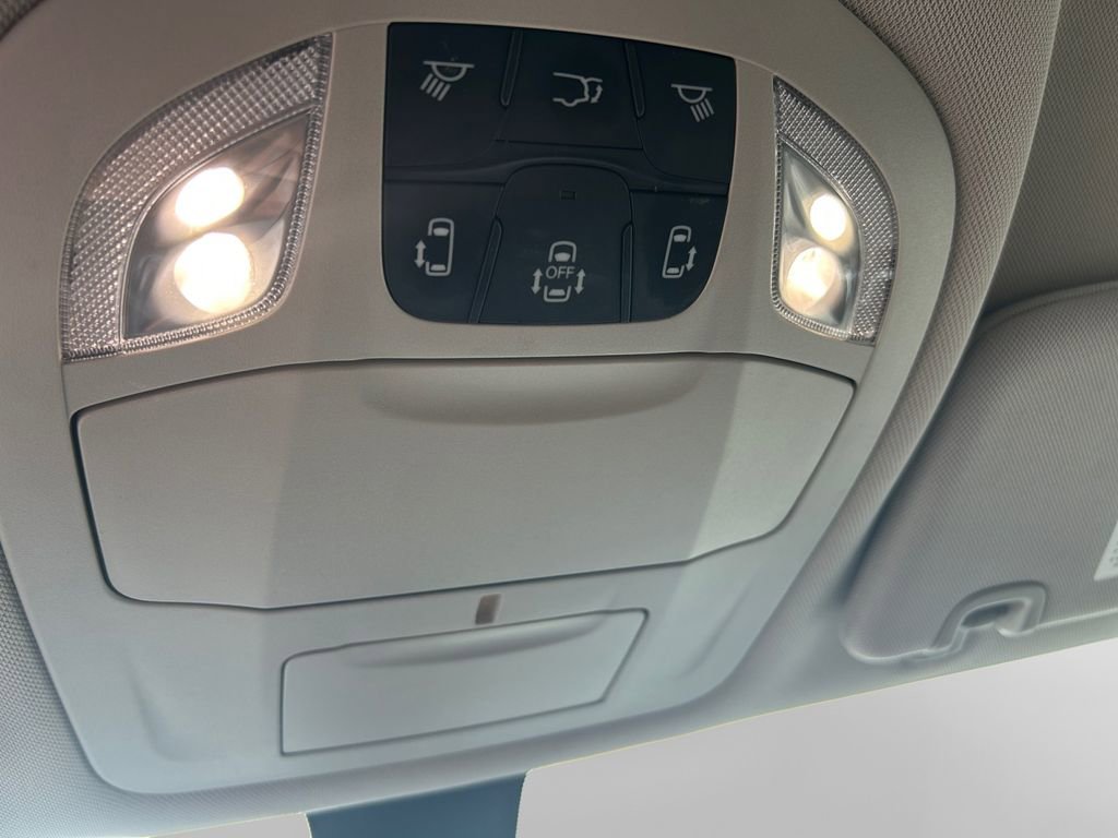 Certified 2022 Chrysler Voyager LX FWD image 26