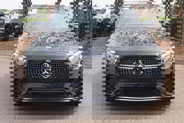 Used 2023 Mercedes-Benz E 350 4MATIC Sedan image 2