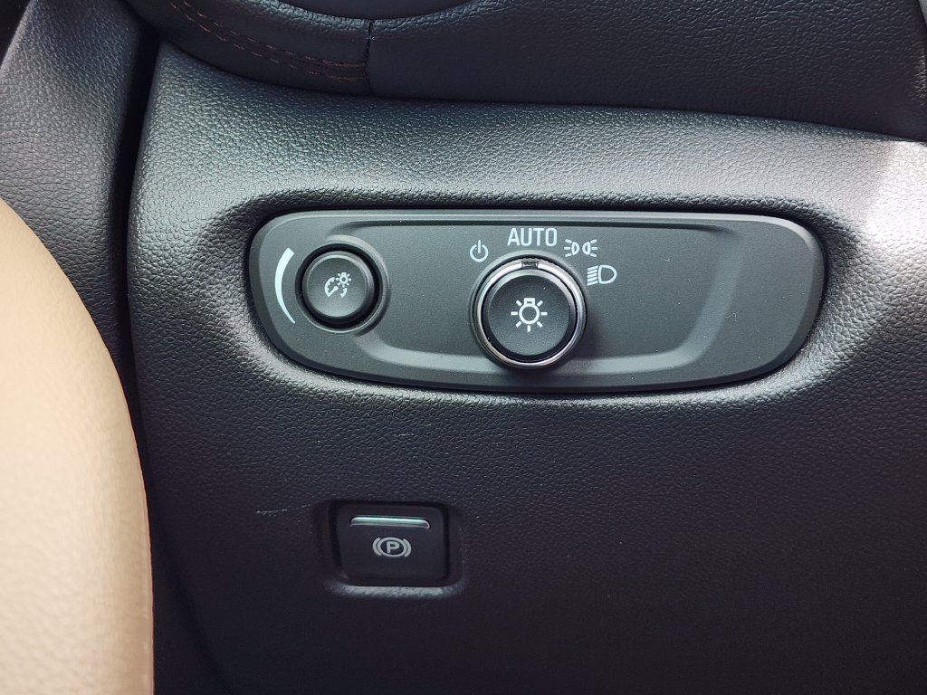Used 2019 Chevrolet Blazer Premier w/ Driver Confidence II Package FWD image 41