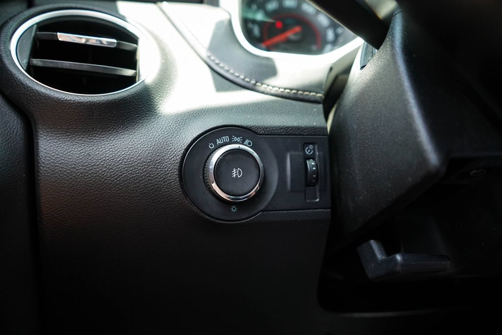 Used 2015 Chevrolet Camaro LT RWD image 28