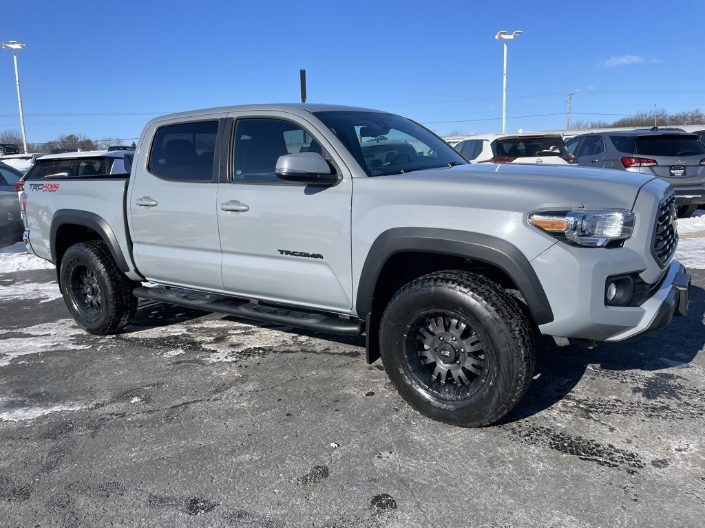 Used 2020 Toyota Tacoma TRD Off-Road image 2