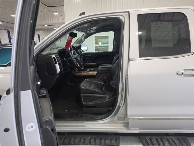 Used 2015 Chevrolet Silverado 1500 LTZ AWD/4WD image 22