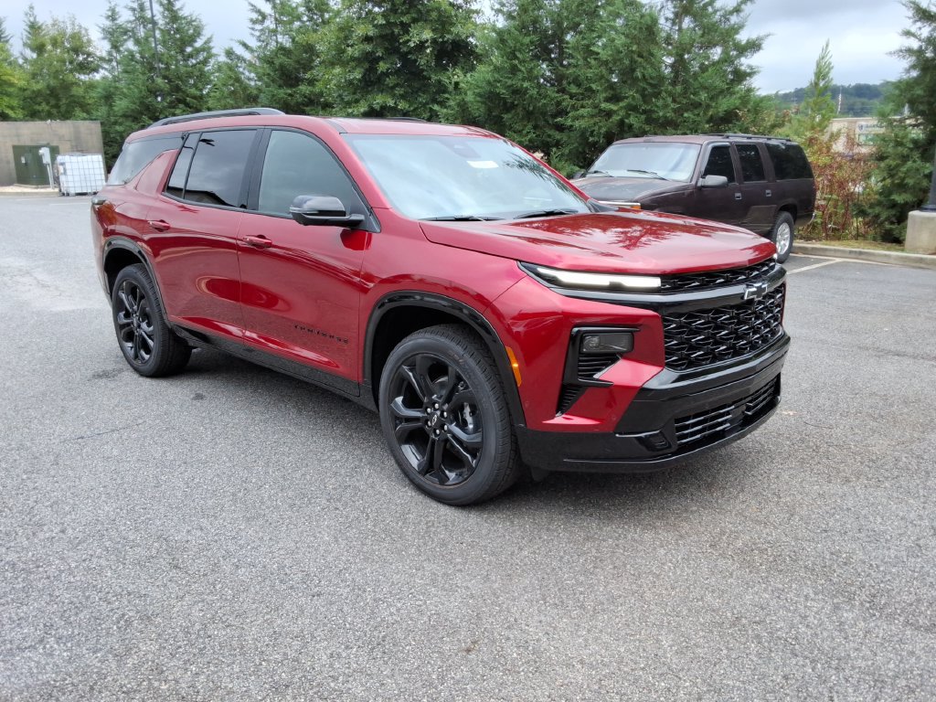 New 2027 Chevrolet Traverse RS FWD image 3