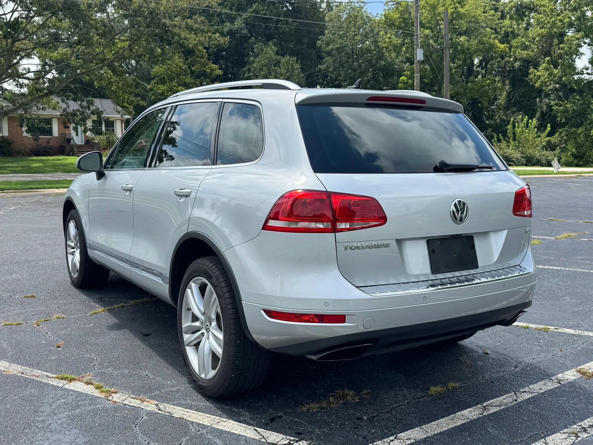 Used 2013 Volkswagen Touareg VR6 AWD/4WD image 4