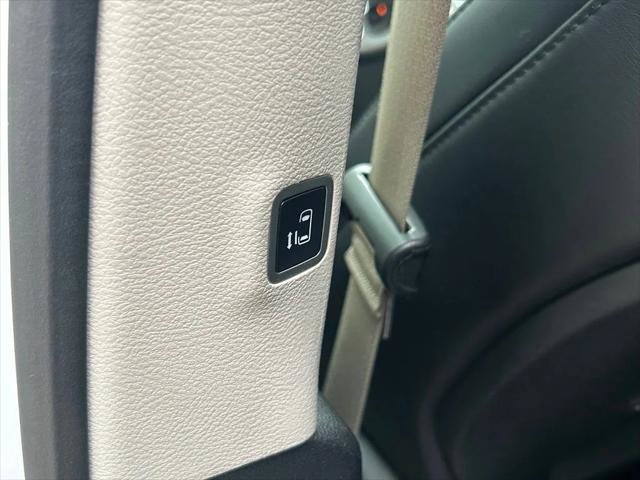Certified 2023 Chrysler Pacifica Touring-L FWD image 44