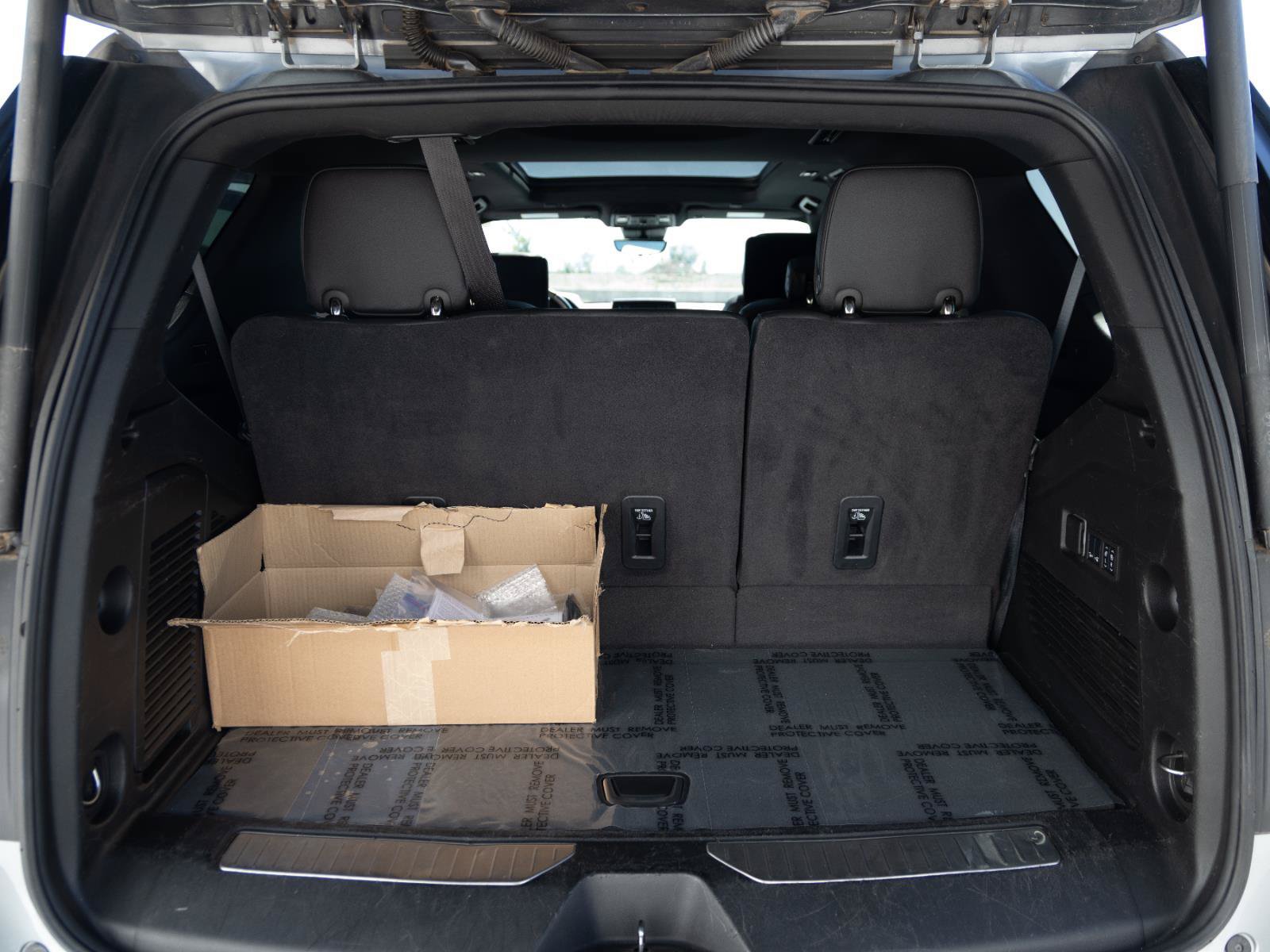 Used 2024 Chevrolet Tahoe High Country w/ Advanced Technology Package AWD/4WD image 32