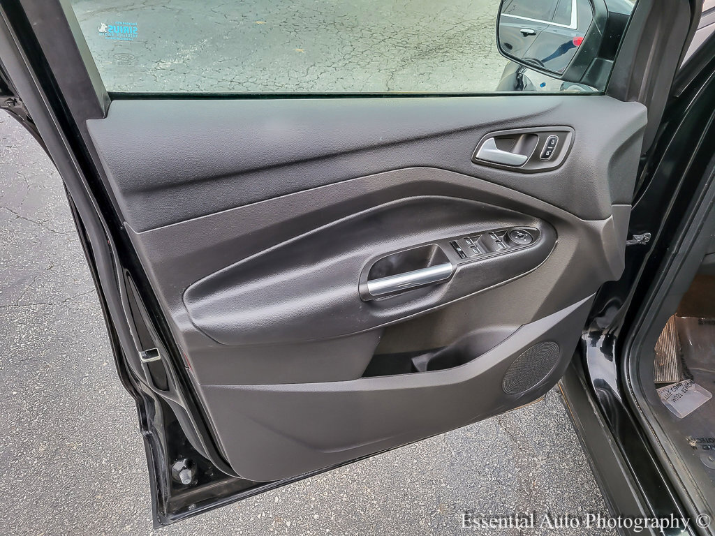 Used 2017 Ford Escape SE w/ Equipment Group 201A image 24