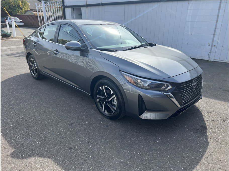 Used 2025 Nissan Sentra SV image 1