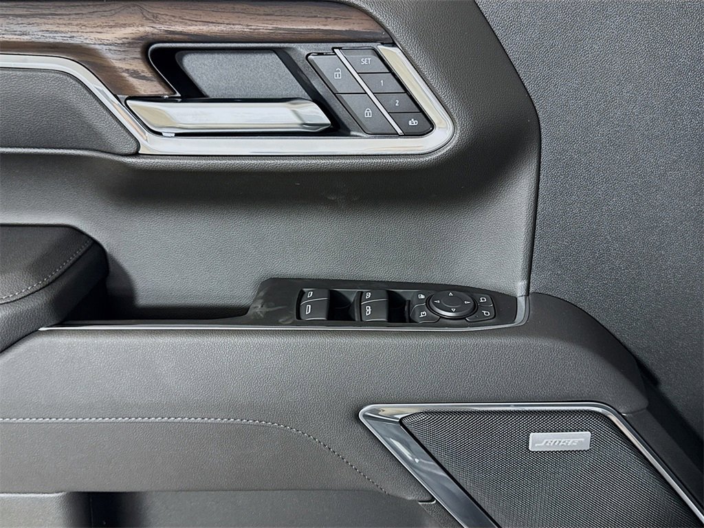 New 2026 GMC Sierra 1500 SLT image 16