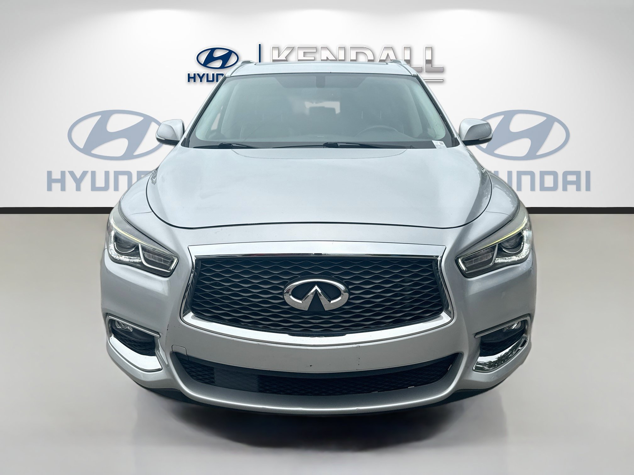 Used 2017 INFINITI QX60 Luxe w/ Premium Package AWD/4WD image 2
