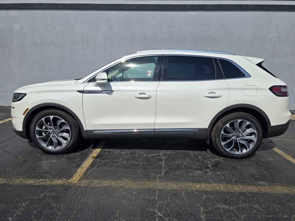 Used 2022 Lincoln Nautilus Reserve w/ Equipment Group 201A image 7