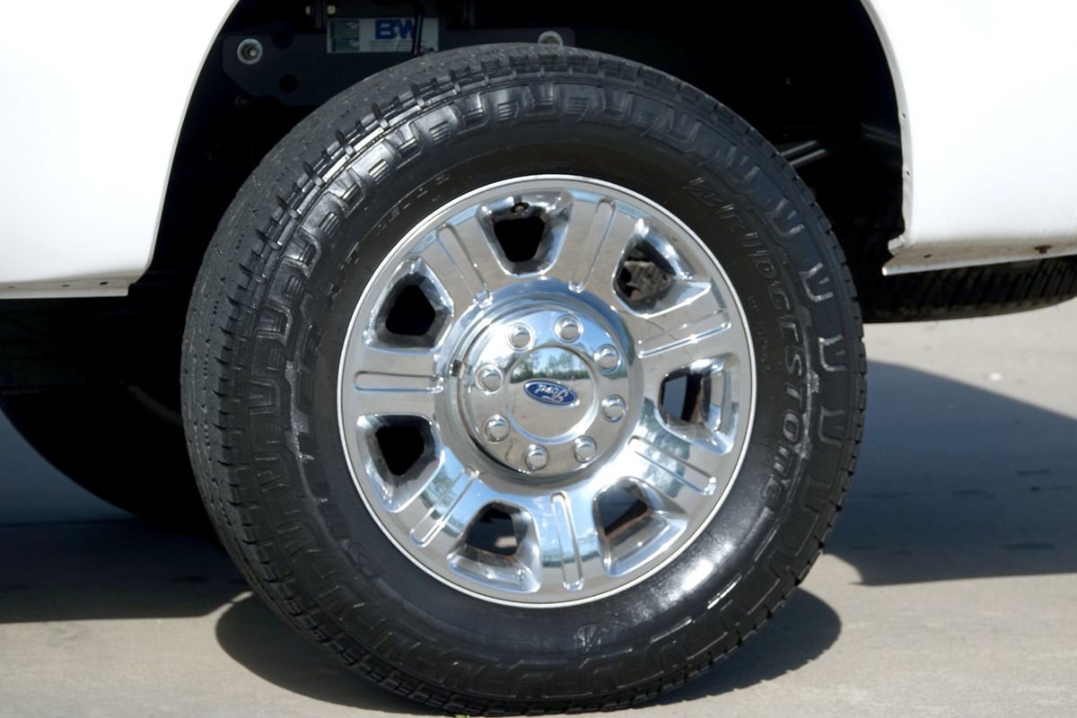 Used 2015 Ford F250 Lariat w/ Chrome Package image 46