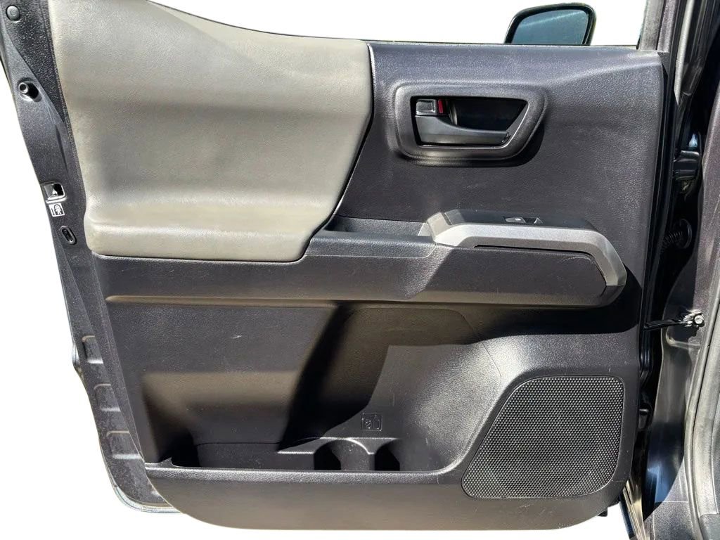 Used 2020 Toyota Tacoma SR5 image 26