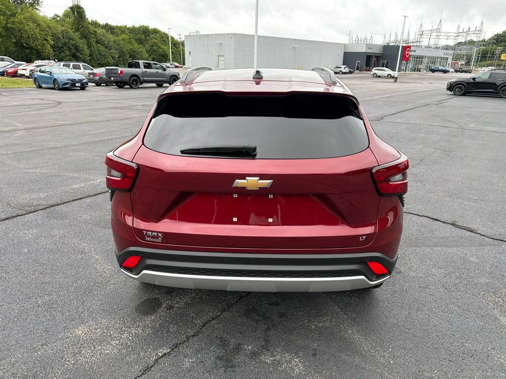 Used 2024 Chevrolet Trax LT w/ Driver Confidence Package FWD image 7