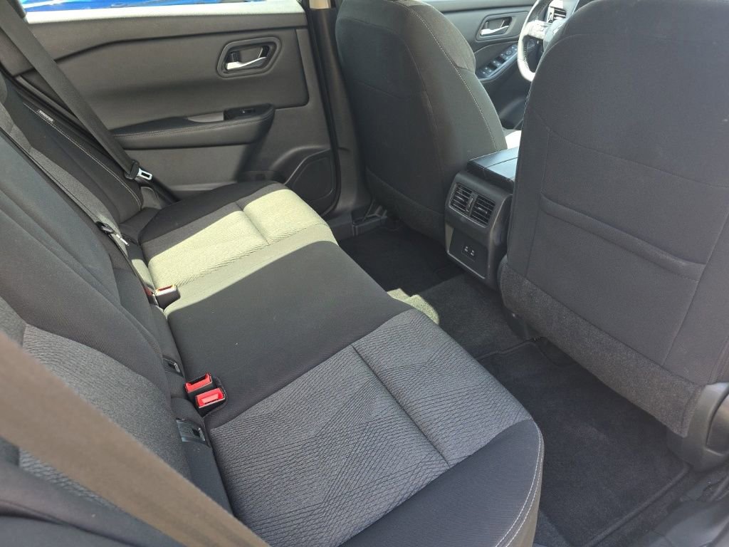 Used 2025 Nissan Rogue SV image 15