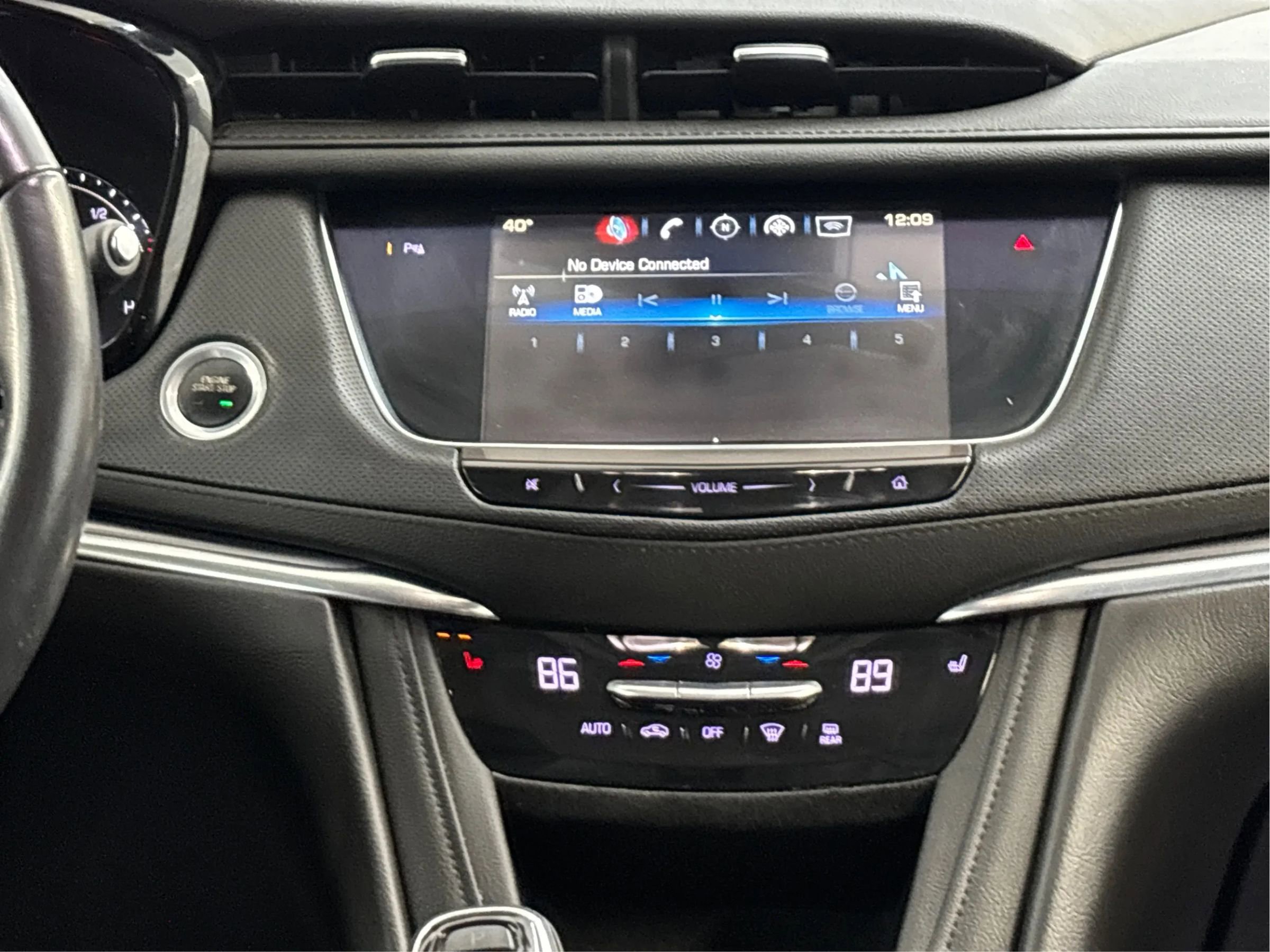 Used 2018 Cadillac XT5 Luxury w/ Driver Awareness Package image 19