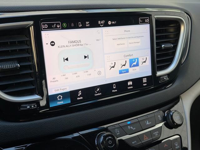 Used 2023 Chrysler Pacifica Touring-L image 28