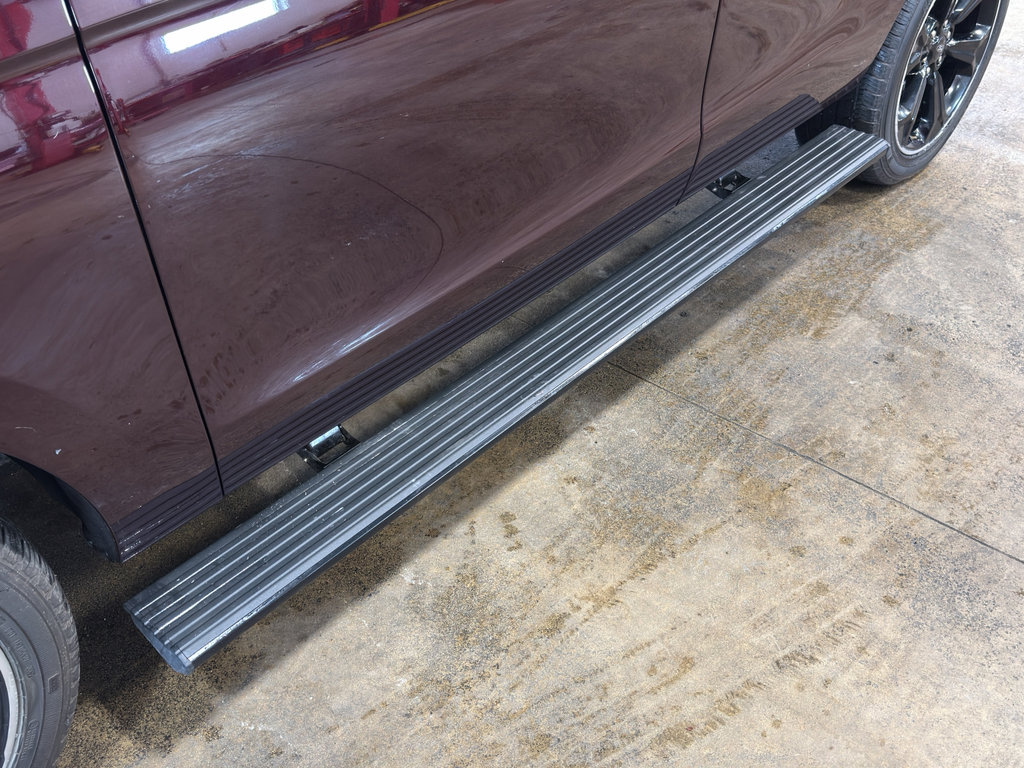 Used 2023 Ford Expedition Limited image 9