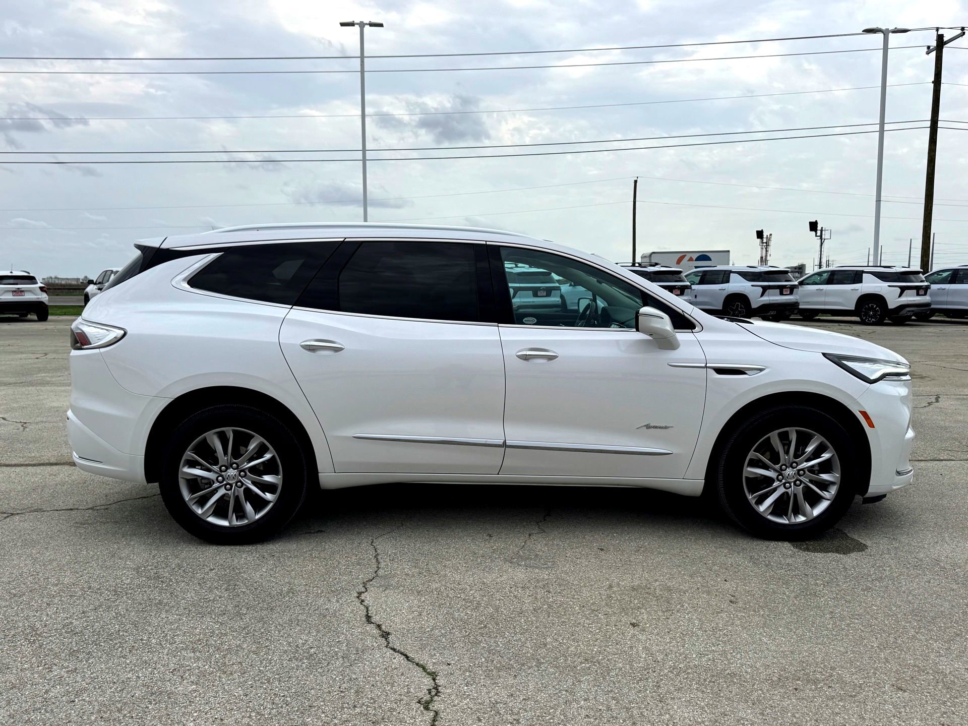 Used 2024 Buick Enclave Avenir w/ Avenir Technology Package image 5