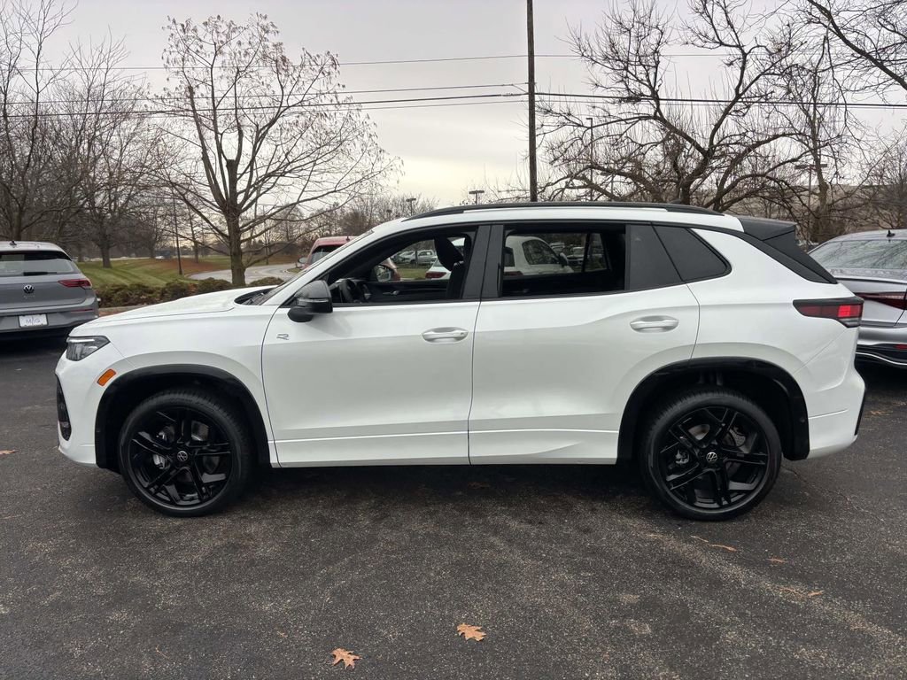 New 2026 Volkswagen Tiguan SE R-Line image 4