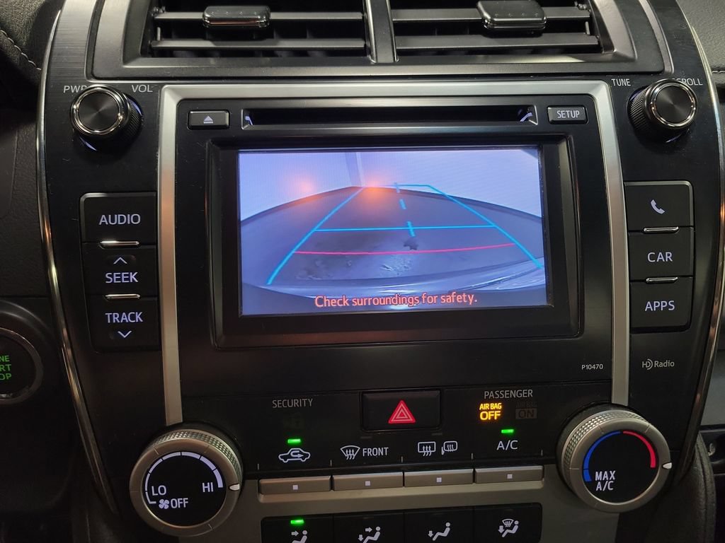 Used 2014 Toyota Camry SE w/ Moonroof Package FWD image 19