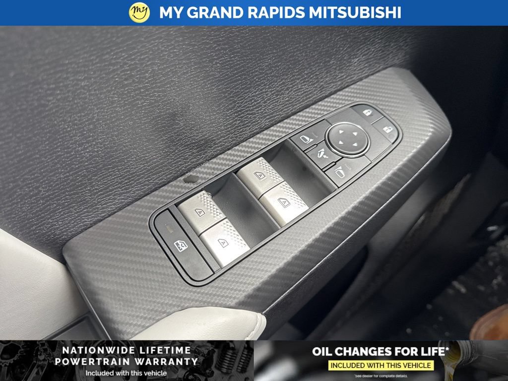 New 2026 Mitsubishi Outlander SE AWD/4WD image 31