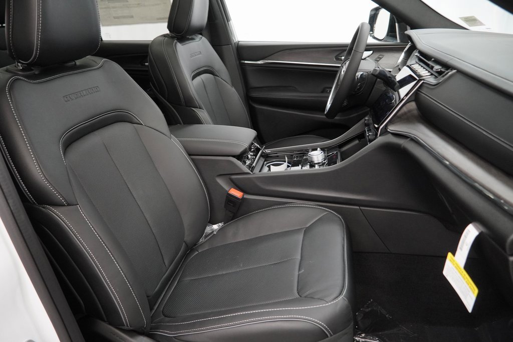 New 2025 Jeep Grand Cherokee Overland image 35