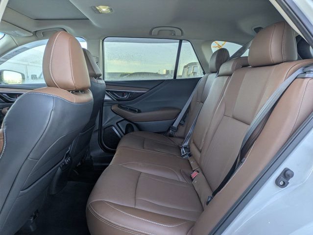 Used 2022 Subaru Outback Touring AWD/4WD image 14