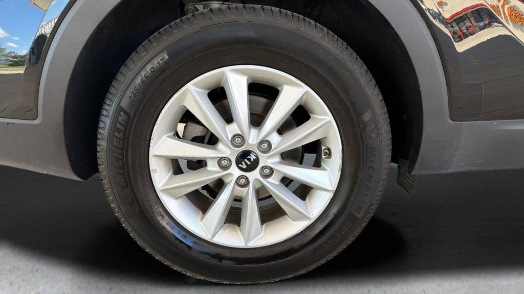 Used 2019 Kia Sorento L FWD image 26