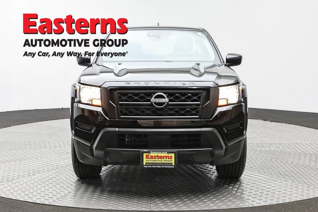 Used 2022 Nissan Frontier S RWD image 2