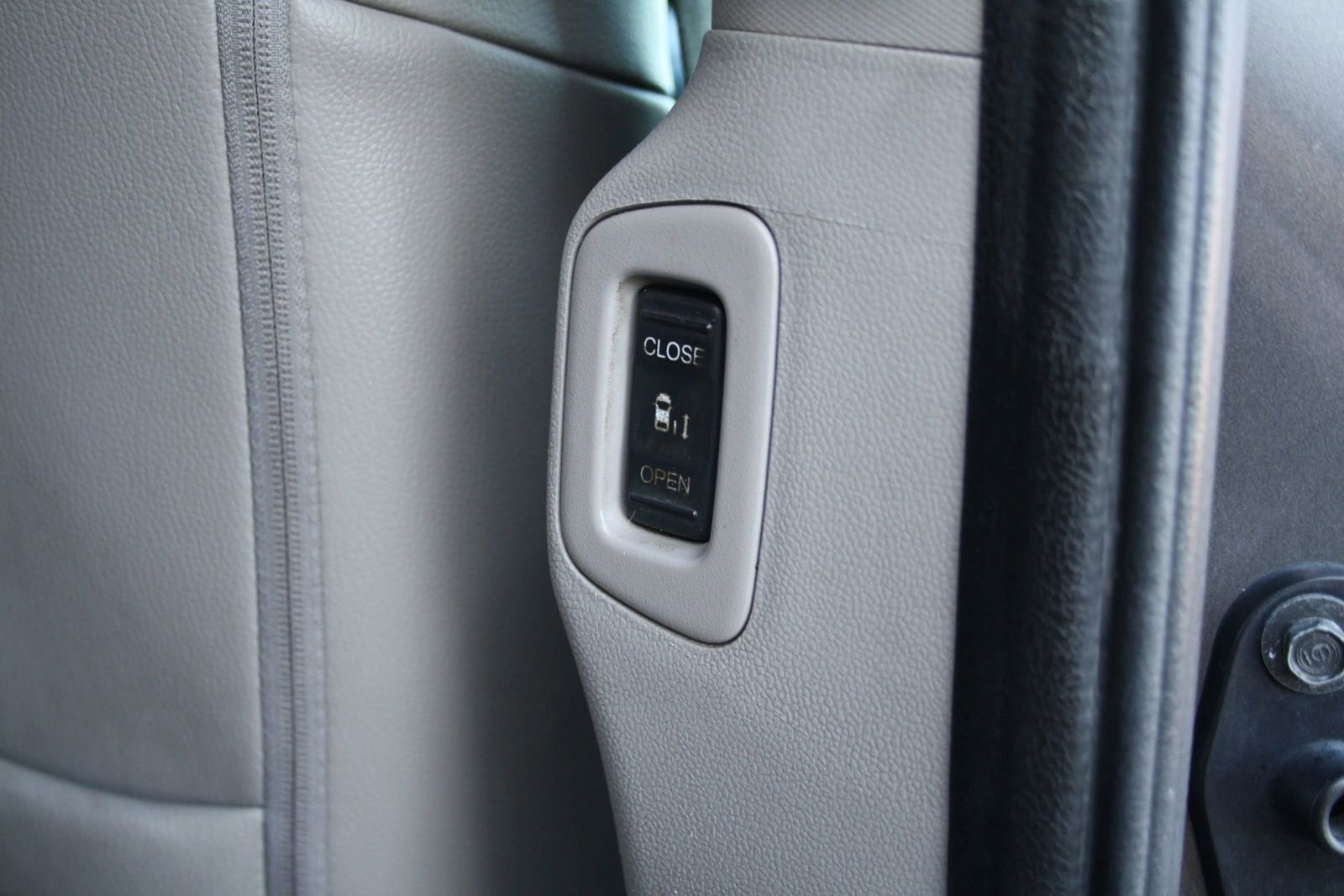 Used 2012 Honda Odyssey Touring Elite image 13