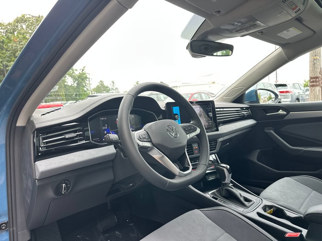 New 2027 Volkswagen Jetta SE FWD image 11