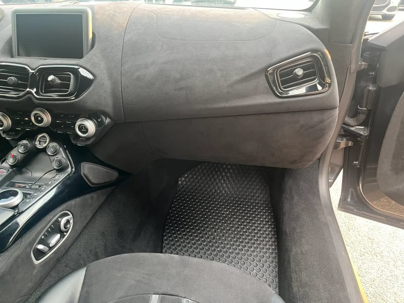 Used 2020 Aston Martin V8 Vantage Coupe RWD image 23