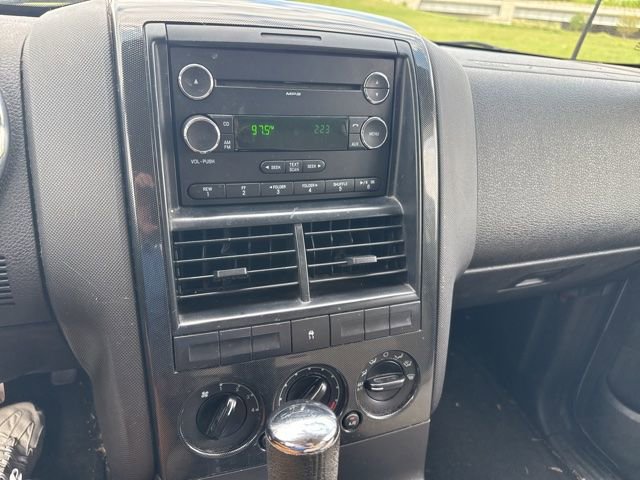 Used 2008 Ford Explorer XLT image 11