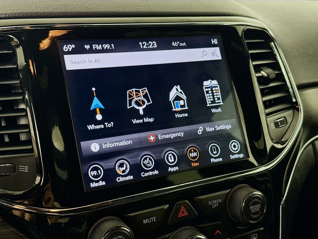 Used 2020 Jeep Grand Cherokee Limited w/ Luxury Group II image 15